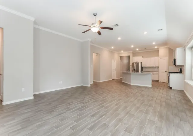 Photo 4 of Single family home for sale at 3332 Rolling View Ct, Conroe, TX 77301 | MLS# 63153924 | Listing updated on 2026-09-20