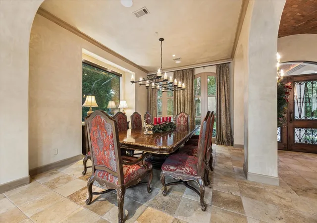 4th image of 2 Lacewood Ln, Houston, TX 77024 | MLS# 33786142