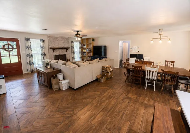 3rd image of 215 Pr 301, Center, TX 75935 | MLS# 38367018