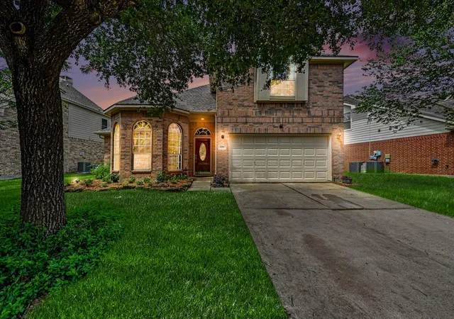 1st image of 5711 Shady Hollow Ct, Rosharon, TX 77583 | MLS# 19110282