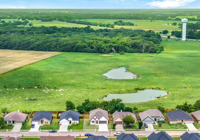 Photo 3 of Single family home for sale at 1868 Meadowview, Canton, TX 75103 | MLS# 94411515 | Listing updated on 2026-08-07
