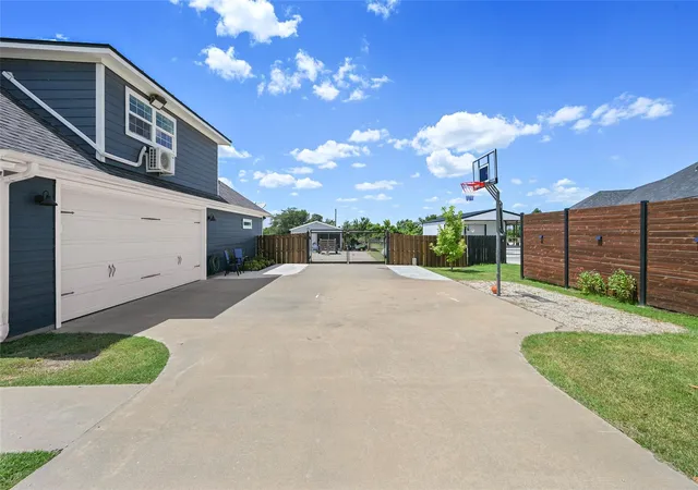 3rd image of 831 Mimosa Ln, Franklin, TX 77856 | MLS# 14230373