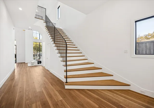 5th image of 1590 Sue Barnett Dr, Houston, TX 77018 | MLS# 27649083