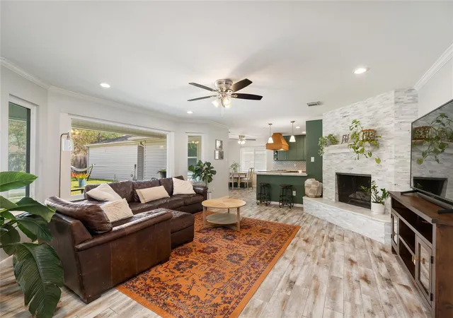 Photo 2 of Single family home for sale at 9718 Moorberry Ln, Houston, TX 77080 | MLS# 36990875 | Listing updated on 2026-09-05