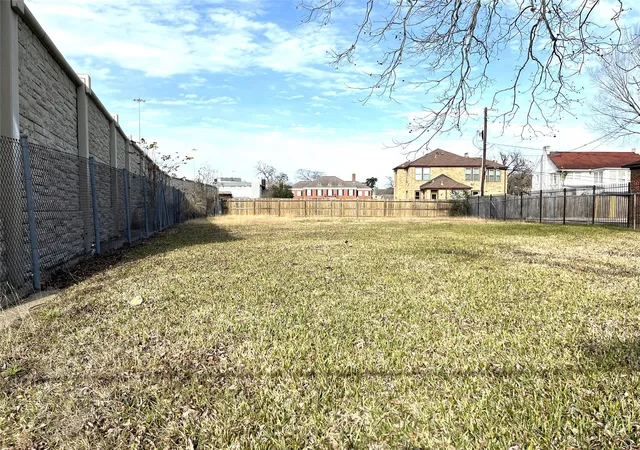 Photo 1 of Land for sale at 2209 Wichita St, Houston, TX 77004 | MLS# 43681734 | Listing updated on 2026-08-27