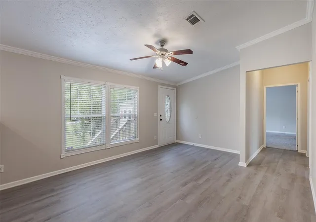3rd image of 1520 W Creek Dr, Conroe, TX 77304 | MLS# 80377998