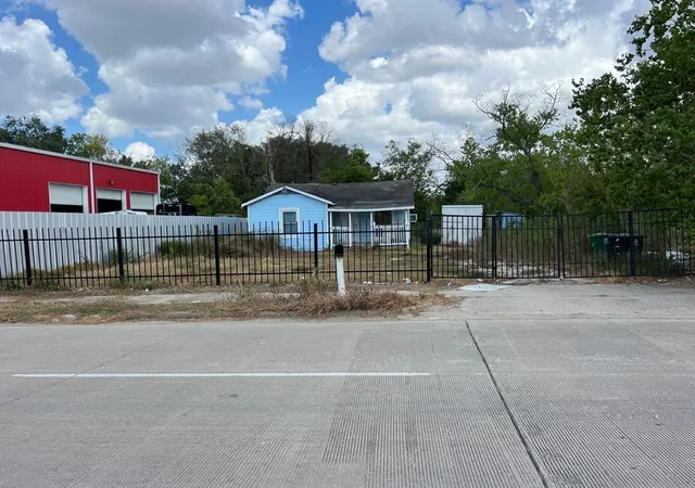 Homes for sale in Houston, TX | 6513 Airport Blvd, Houston, TX 77048 | MLS# 55835795