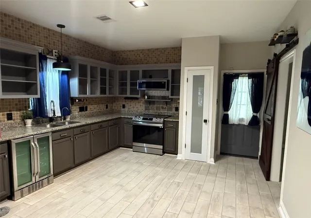 Photo 1 of Sale Pending at 7985 Saint Louis St, Houston, TX 77028 | MLS# 42661314 | Listing updated on 2026-07-30