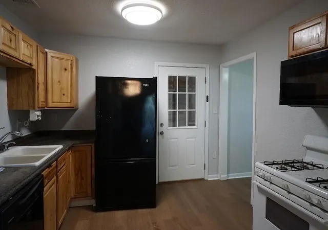 Photo 3 of Single family home for sale at 306 Center Way St, Lake Jackson, TX 77566 | MLS# 27082558 | Listing updated on 2026-08-27