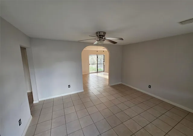 4th image of 10424 Ballantine St, Houston, TX 77075 | MLS# 17919203