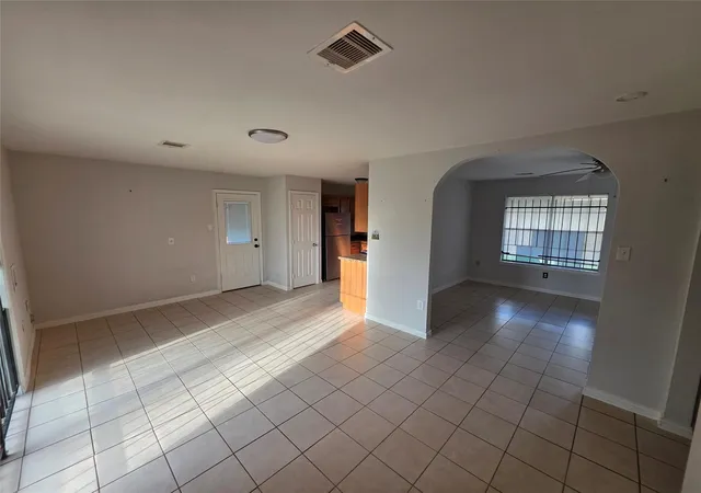 5th image of 10424 Ballantine St, Houston, TX 77075 | MLS# 17919203