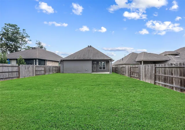 Photo 3 of Single family home for sale at 3043 Stonebriar Ct, Conroe, TX 77301 | MLS# 31779099 | Listing updated on 2026-08-20