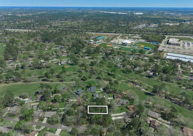 Photo 3 of Sale Pending at 168 Mid Pines Dr, Conroe, TX 77304 | MLS# 85987301 | Listing updated on 2026-09-03