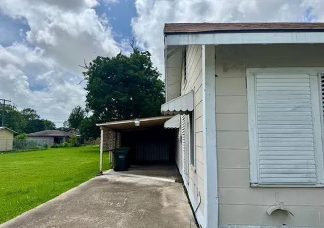 Homes for sale in Port Arthur, TX | 2117 15th St, Port Arthur, TX 77640 | MLS# 21205235