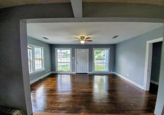 Photo 3 of Single family home for sale at 7002 Ilex St, Houston, TX 77087 | MLS# 10672250 | Listing updated on 2026-06-27