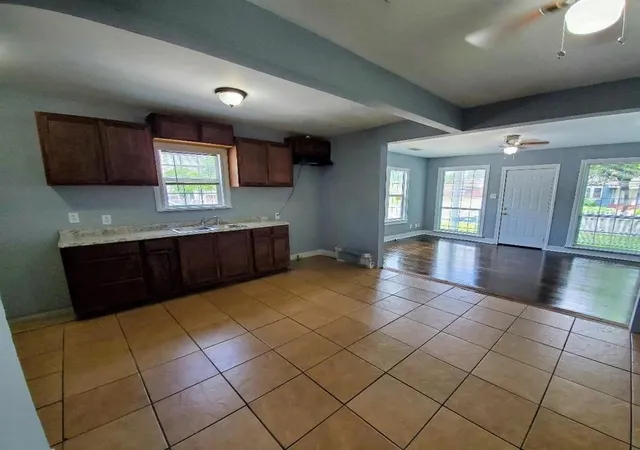 Photo 3 of Single family home for sale at 7002 Ilex St, Houston, TX 77087 | MLS# 10672250 | Listing updated on 2026-06-27