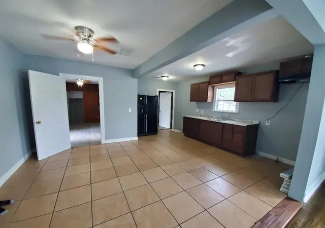 Photo 4 of Single family home for sale at 7002 Ilex St, Houston, TX 77087 | MLS# 10672250 | Listing updated on 2026-06-27