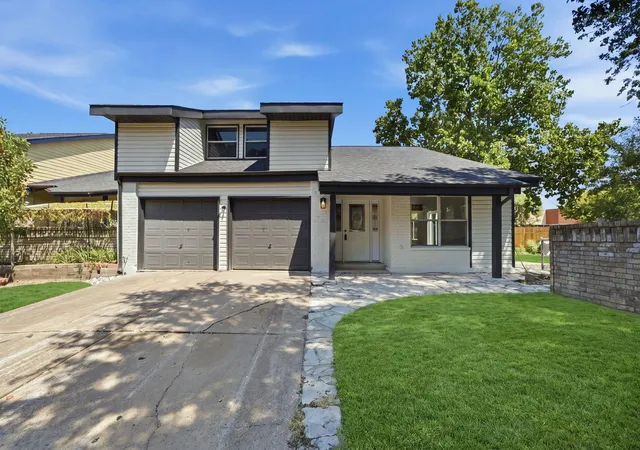 Single family home for sale at 2719 Windchase Blvd, Houston, TX 77082 | MLS# 85780427