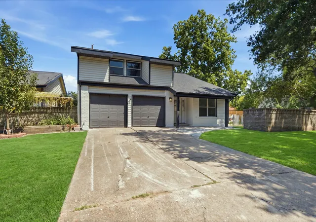 Photo 2 of Single family home for sale at 2719 Windchase Blvd, Houston, TX 77082 | MLS# 85780427 | Listing updated on 2026-09-14