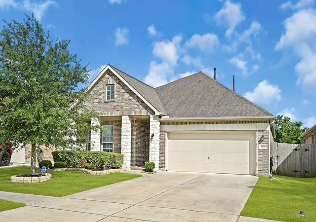 Photo 1 of Single family home for sale at 1830 Alyssa Way, Alvin, TX 77511 | MLS# 10483171 | Listing updated on 2026-09-19