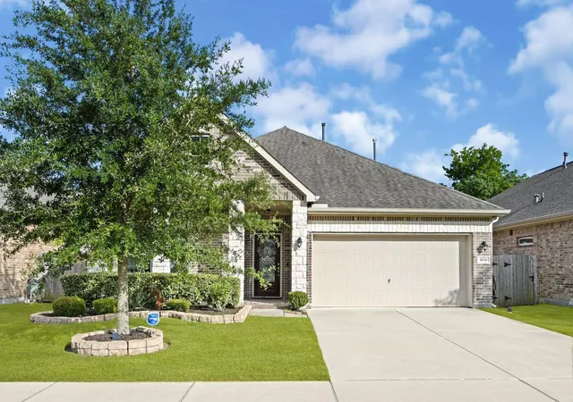 Photo 2 of Single family home for sale at 1830 Alyssa Way, Alvin, TX 77511 | MLS# 10483171 | Listing updated on 2026-09-19
