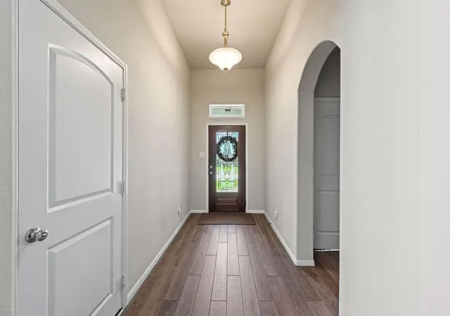 Photo 3 of Single family home for sale at 1830 Alyssa Way, Alvin, TX 77511 | MLS# 10483171 | Listing updated on 2026-09-19
