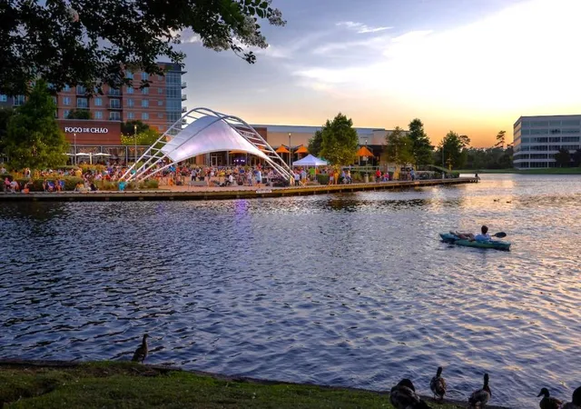 Listing Photo 2 - Condo for sale in building located at 63 Douvaine, The Woodlands, TX 77382 - Unit #