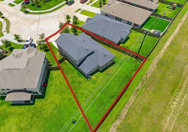 35th image of 9127 Brazos Dr, Baytown, TX 77521 | MLS# 51977567