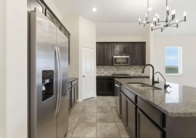4th image of 9127 Brazos Dr, Baytown, TX 77521 | MLS# 51977567
