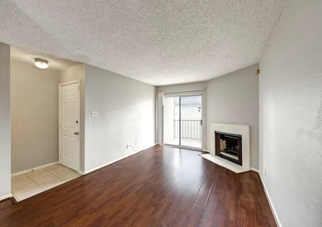 3rd image of 2120 El Paseo St #2407, Houston, TX 77054 | MLS# 16504679