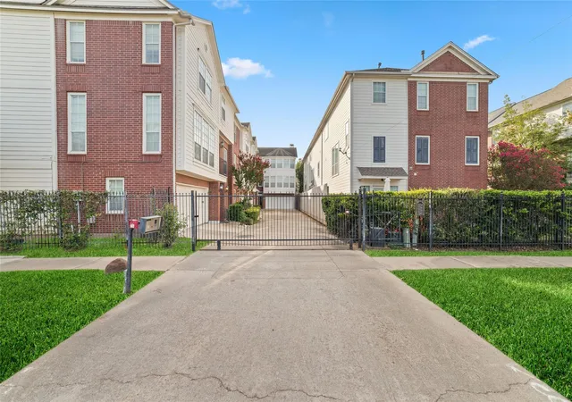 1st image of 2256 La Branch St, Houston, TX 77002 | MLS# 69001919