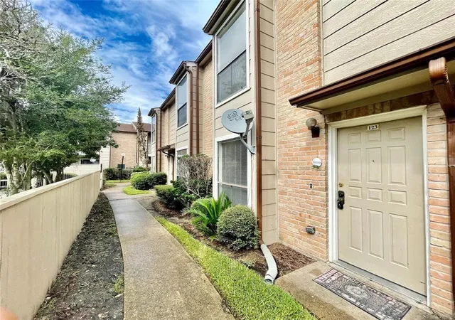 5th image of 2100 Wilcrest Dr, Houston, TX 77042