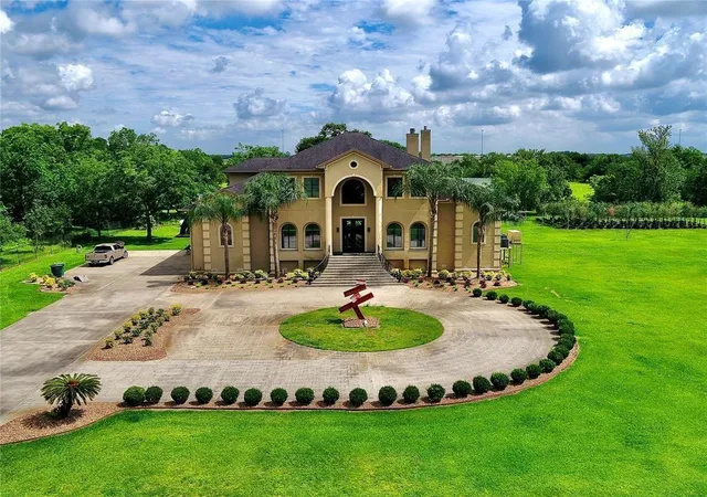 Homes for sale in Houston, TX | 4637 Dagg Rd, Houston, TX 77048 | MLS# 14098860