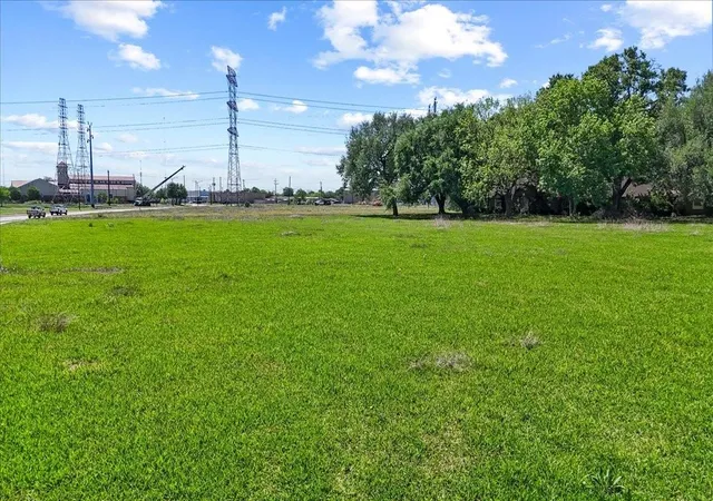 Photo 3 of Single family home for sale at 718 Staffordshire Rd, Stafford, TX 77477 | MLS# 46809832 | Listing updated on 2026-09-15
