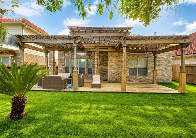 Photo 26 of Sale Pending at 15 Oakmont Ct, Jersey Village, TX 77064 | MLS# 47342138 | Listing updated on 2026-10-02