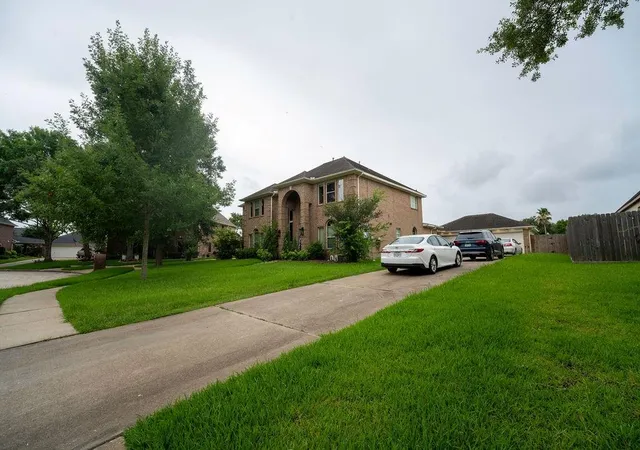 20th image of 2006 Pebble Ln, Friendswood, TX 77546 | MLS# 50304622