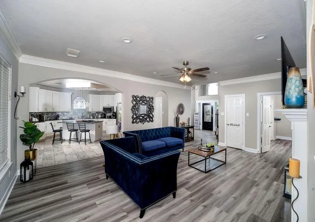 5th image of 2006 Pebble Ln, Friendswood, TX 77546 | MLS# 50304622