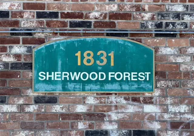 Photo 1 of Condo for sale at 1831 Sherwood Forest St #20, Houston, TX 77043 | MLS# 51632723 | Listing updated on 2026-09-18