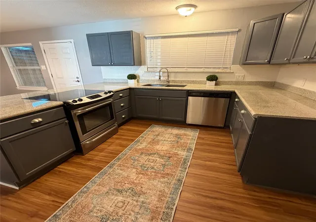 Photo 3 of Condo for sale at 1831 Sherwood Forest St #20, Houston, TX 77043 | MLS# 51632723 | Listing updated on 2026-09-18