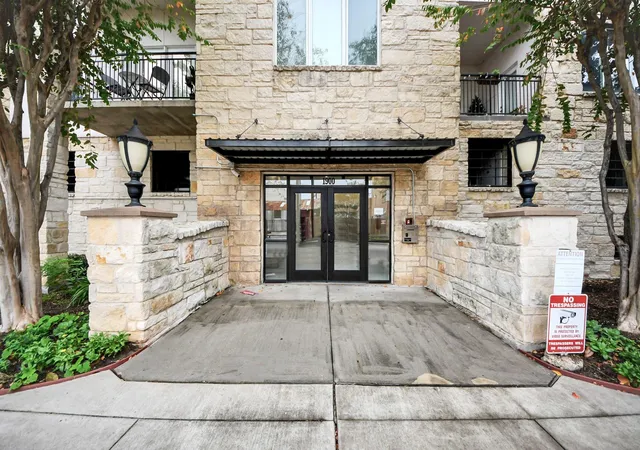 Photo 2 of Condo for sale at 1900 Genesee St #204, Houston, TX 77006 | MLS# 36135431 | Listing updated on 2026-08-27