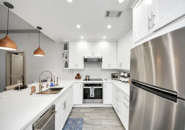 Photo 4 of Condo for sale at 1900 Genesee St #204, Houston, TX 77006 | MLS# 36135431 | Listing updated on 2026-08-27