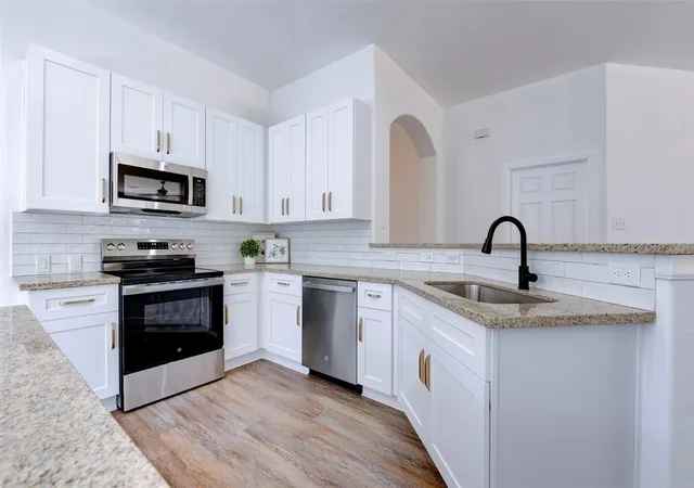 Photo 3 of Single family home for sale at 2402 Misty Falls Ct, Richmond, TX 77406 | MLS# 74145440 | Listing updated on 2026-08-25