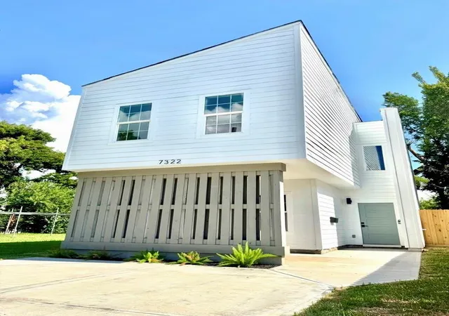 2nd image of 7322 Laredo St, Houston, TX 77020 | MLS# 71011861