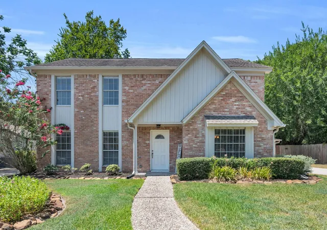 Photo 3 of Sale Pending at 3718 Cypress Hill Dr, Spring, TX 77388 | MLS# 16763625 | Listing updated on 2026-09-15