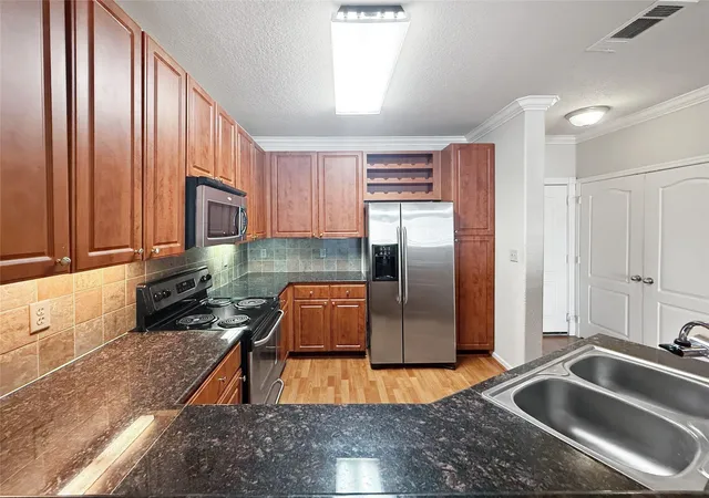 5th image of 1711 Old Spanish Trail #240, Houston, TX 77054 | MLS# 94851979
