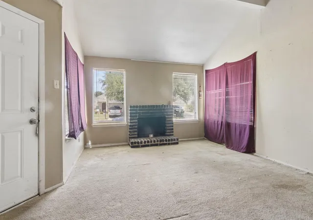 Photo 3 of Sale Pending at 7610 Log Cradle Dr, Houston, TX 77041 | MLS# 89138803 | Listing updated on 2026-09-11