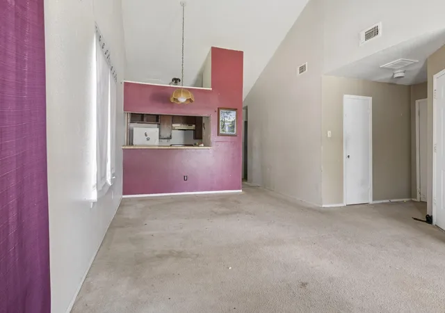Photo 4 of Sale Pending at 7610 Log Cradle Dr, Houston, TX 77041 | MLS# 89138803 | Listing updated on 2026-09-11