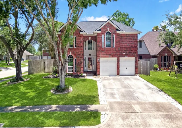 1st image of 16003 Salton Point Dr, Friendswood, TX 77546 | MLS# 18778376