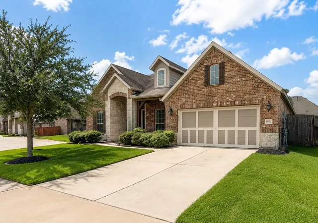 1st image of 13502 Sorghum Dr, Rosharon, TX 77583 | MLS# 62659922