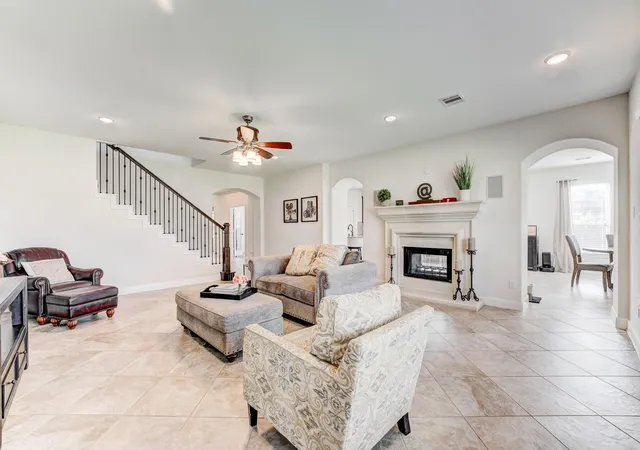 4th image of 13502 Sorghum Dr, Rosharon, TX 77583 | MLS# 62659922